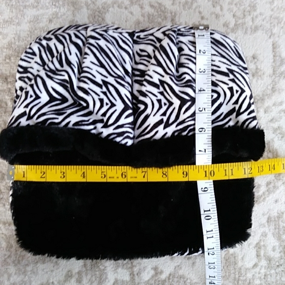 NWOT Health Touch Vibrationg Foot Massager with Comfort Fabric Black White - Picture 12 of 16